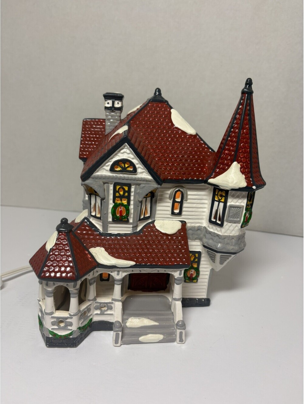 Department 56 Christmas Original Snow Village Queen Ann Victorian #51578